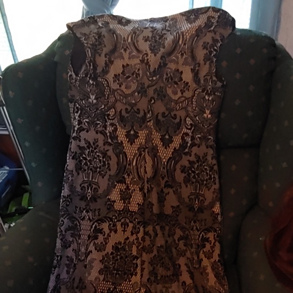 Black and gray geo print midi dress - Picture 7 of 8